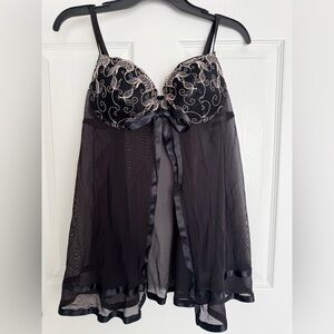 Like new - Elegant Black Lace Babydoll Lingerie with pink detailing